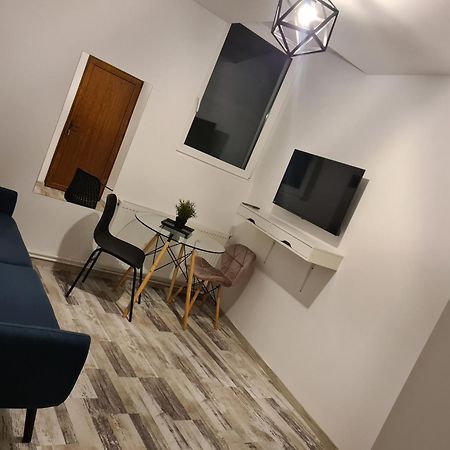 Luxury Mall First Apartments Bacău Buitenkant foto